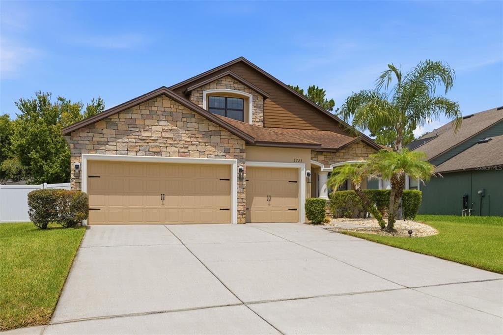 2723 COLEWOOD LANE