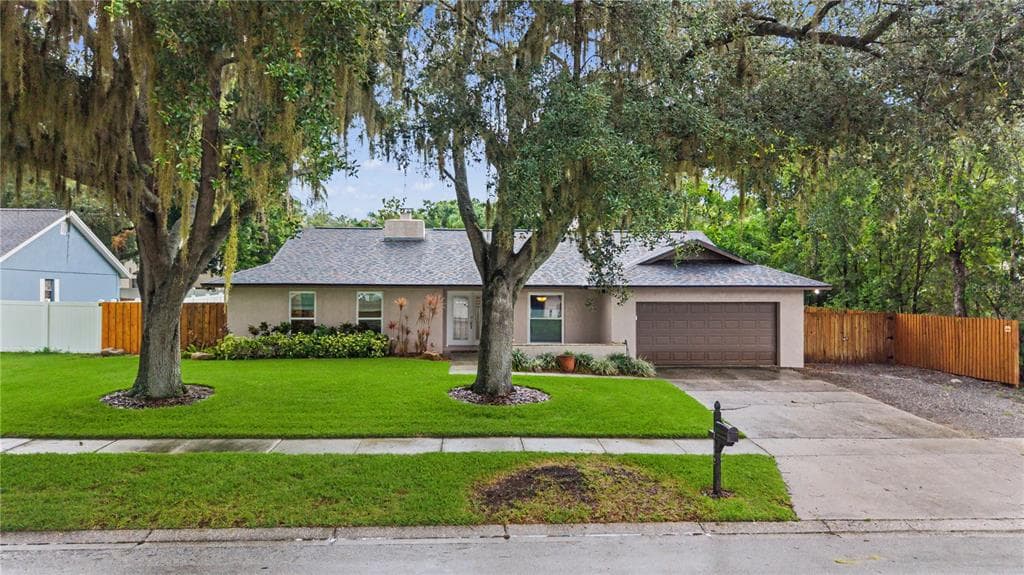 1112 LAKEMONT DRIVE VALRICO, FL 33594
