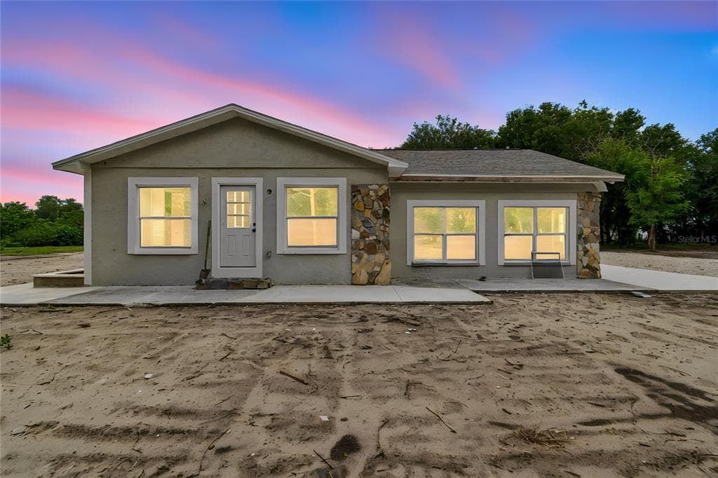 15628 CARLTON LAKE ROAD WIMAUMA, FL 33598