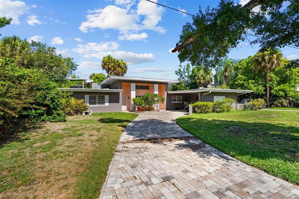 211 S SHORE CREST DRIVE