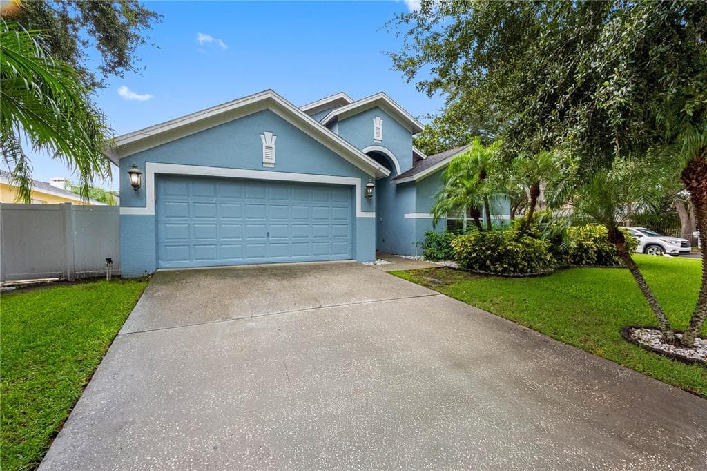 3306 PIN OAK LANE