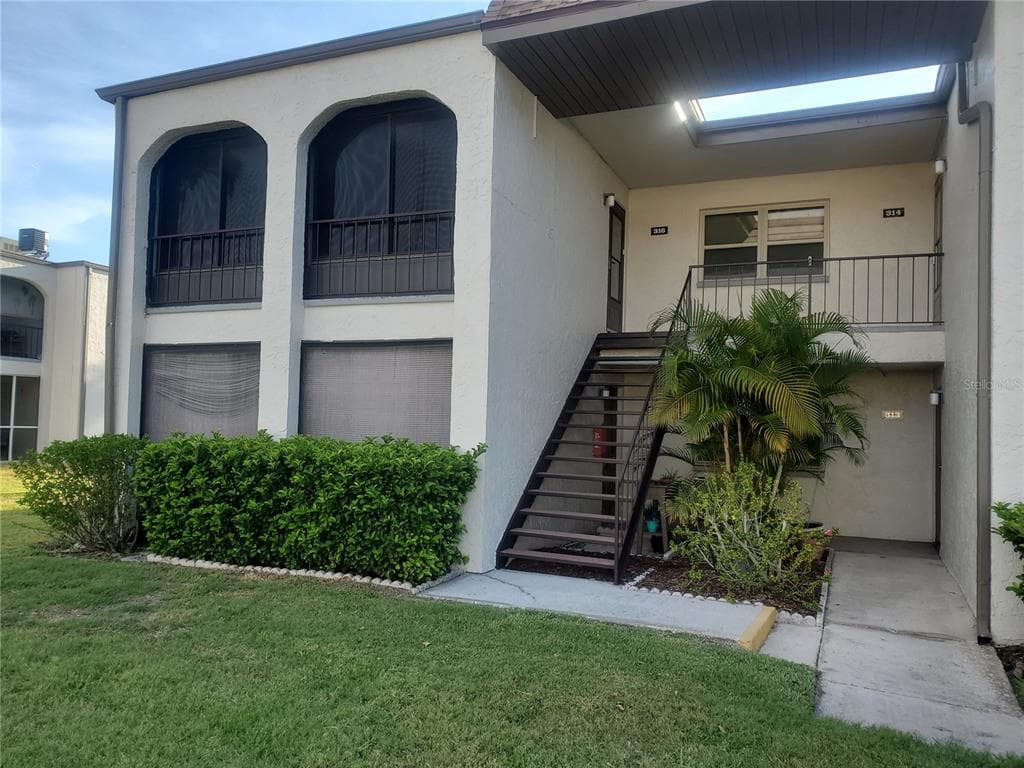 7701 STARKEY ROAD UNIT 316 SEMINOLE, FL 33777