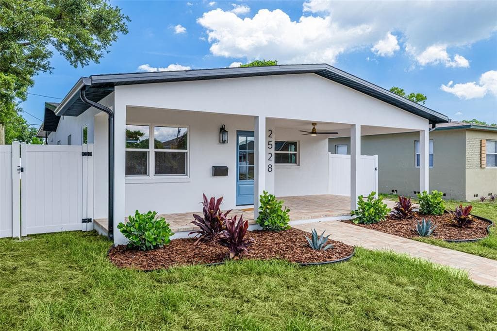 2528 4TH AVENUE S ST PETERSBURG, FL 33712