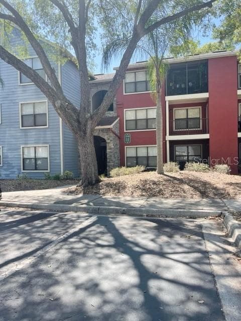 3548 TOBAGO LANE UNIT 104 TAMPA, FL 33614