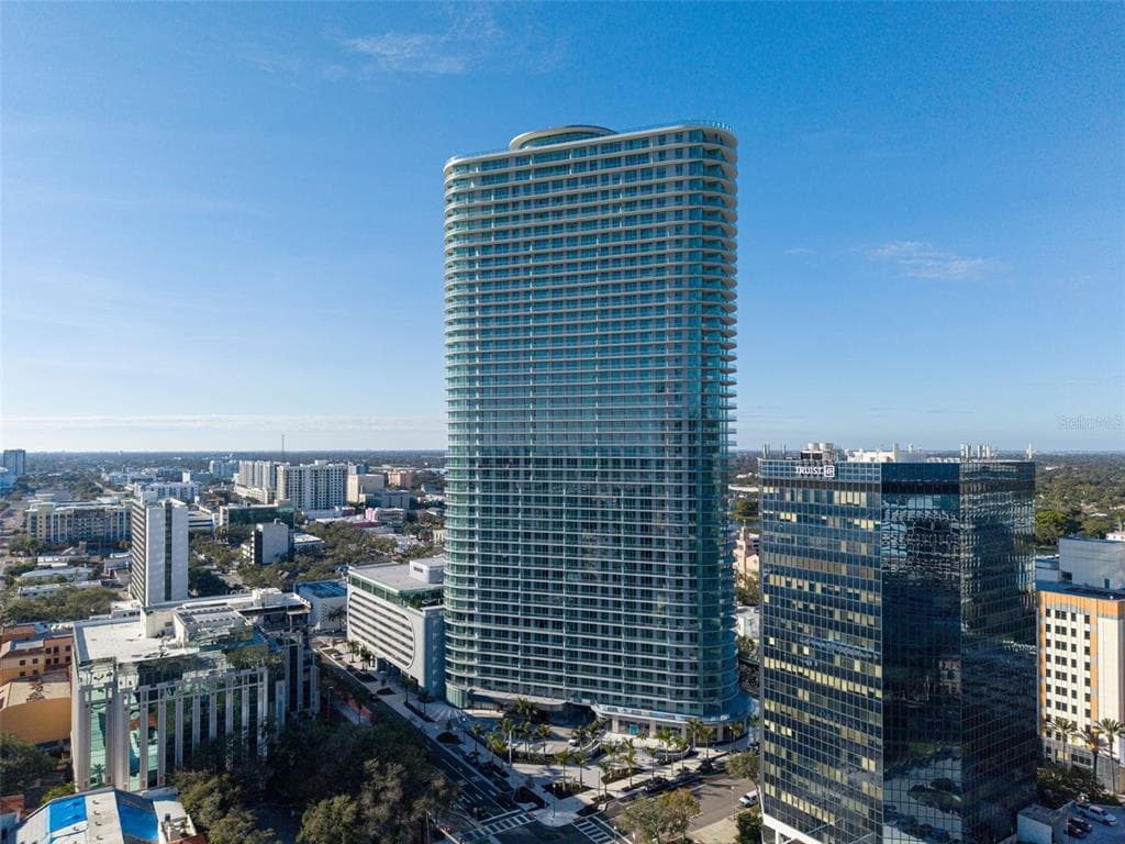 400 CENTRAL AVENUE UNIT 2205 ST PETERSBURG, FL 33701