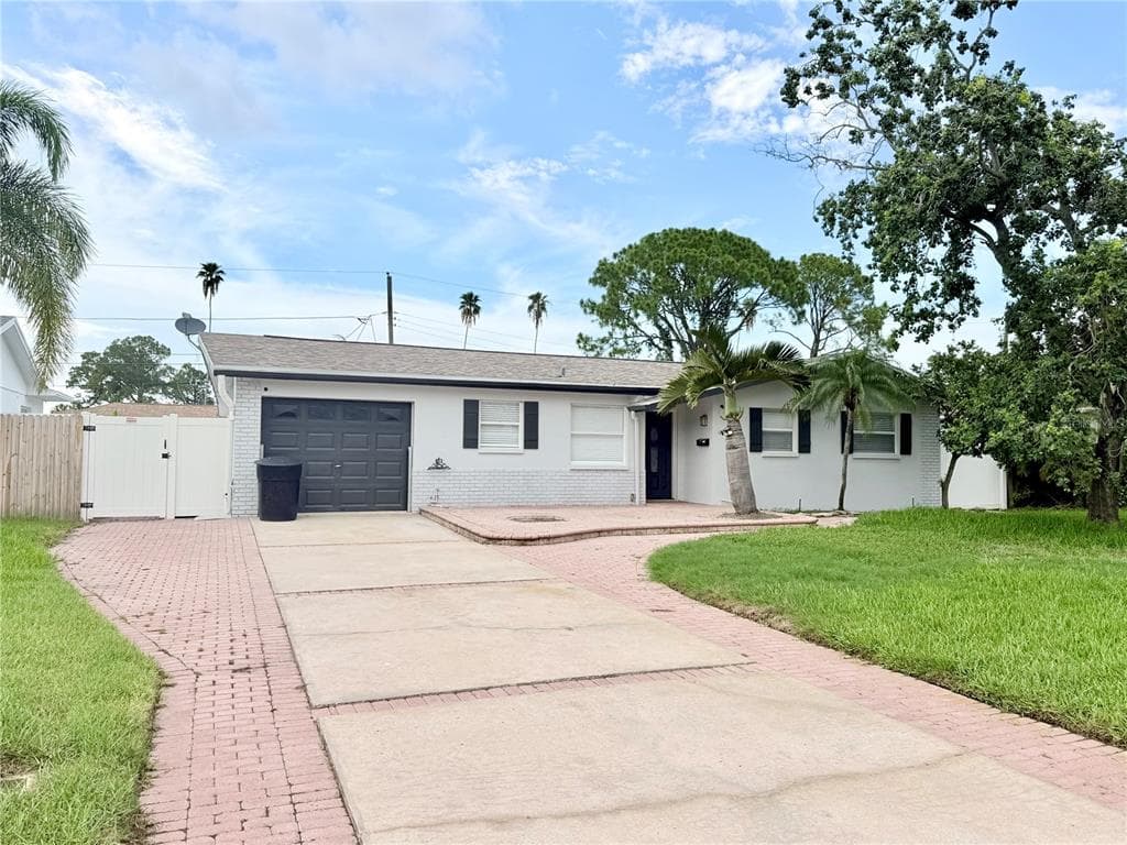 1827 OKLAHOMA AVENUE NE ST PETERSBURG, FL 33703