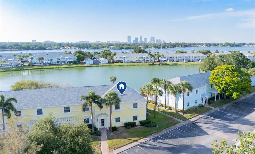 123 SEAHORSE DRIVE SE UNIT D ST PETERSBURG, FL 33705