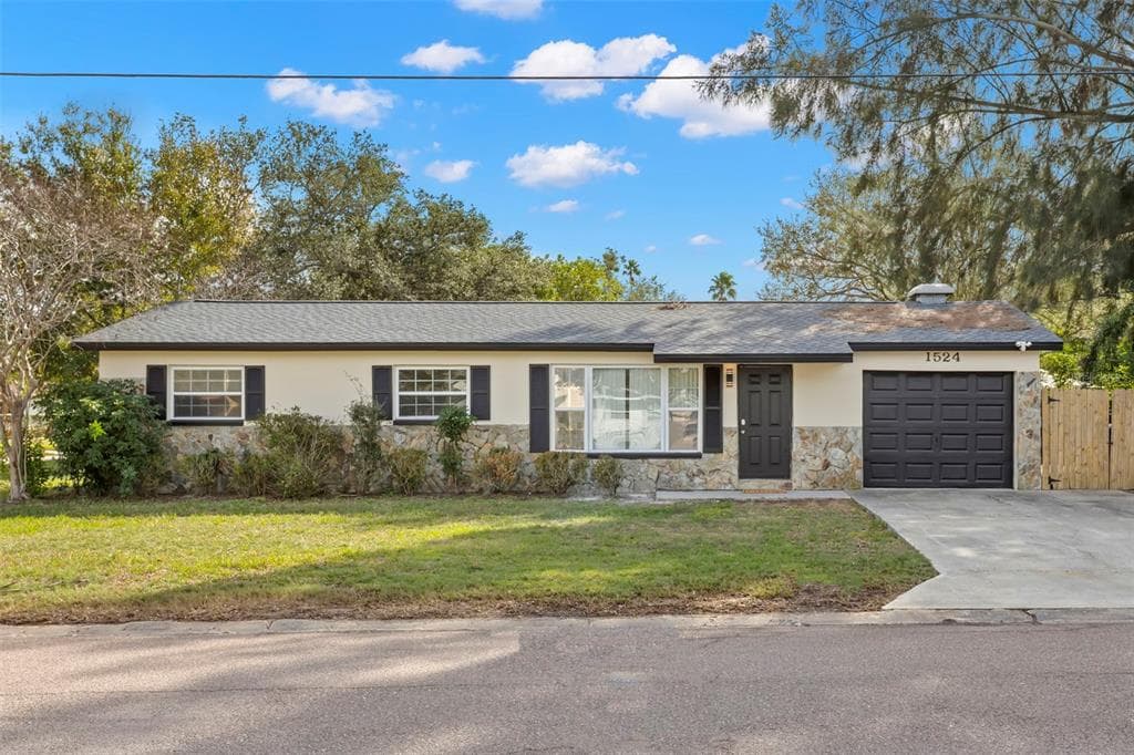 1524 ARIZONA AVENUE NE ST PETERSBURG, FL 33703