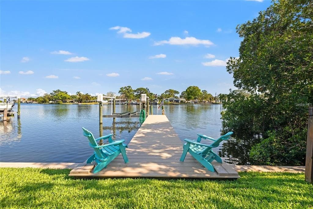 292 SUNLIT COVE DRIVE NE ST PETERSBURG, FL 33702