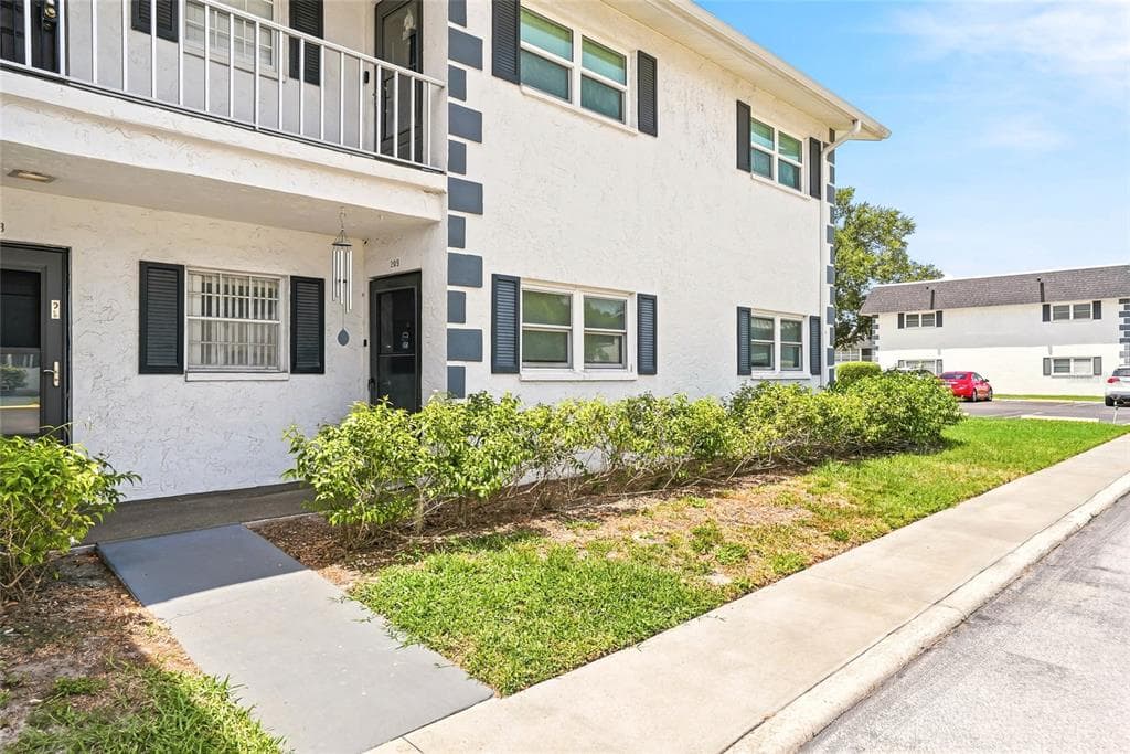 202 46TH AVENUE TERRACE W UNIT #209 BRADENTON, FL 34207