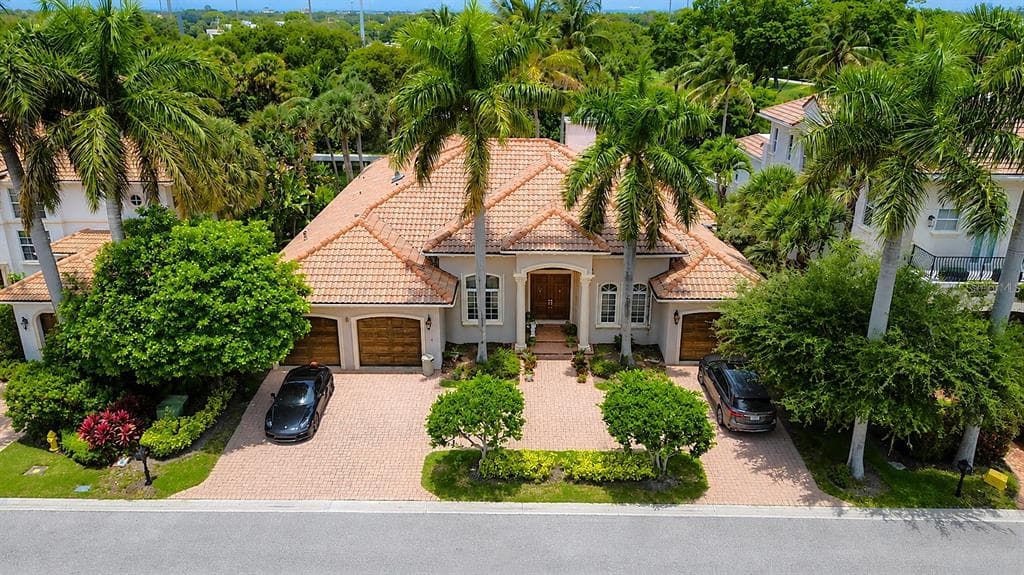 785 HARBOUR ISLE PLACE NORTH PALM BEACH, FL 33410