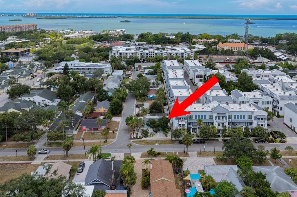932 HIGHLAND AVENUE DUNEDIN, FL 34698