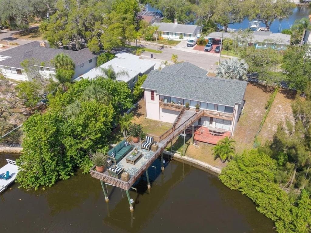 5 VENETIAN COURT TARPON SPRINGS, FL 34689