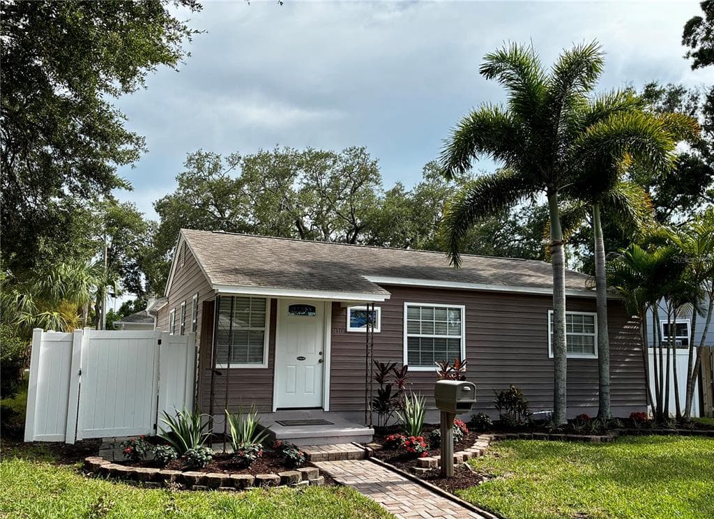 810 52ND AVENUE N ST PETERSBURG, FL 33703