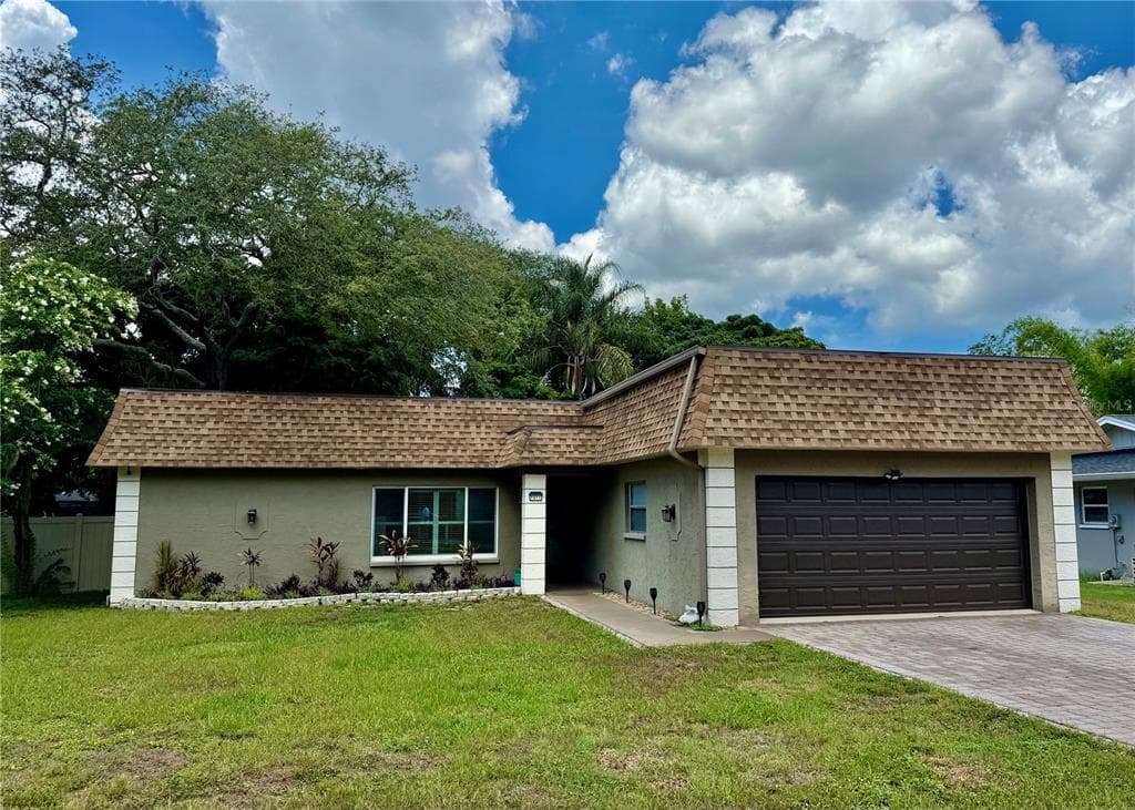 1011 WINDING OAKS DRIVE