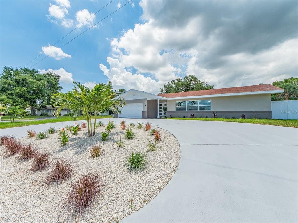 201 HARBOR BLUFF DRIVE