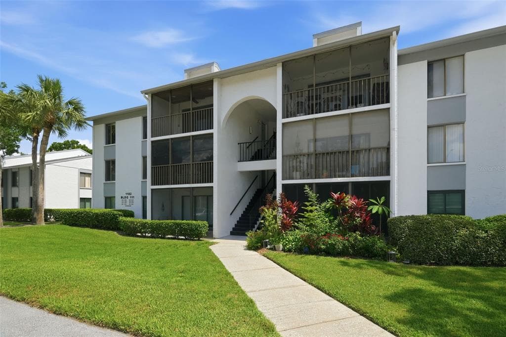 1182 PINE RIDGE CIRCLE W UNIT A3 TARPON SPRINGS, FL 34688