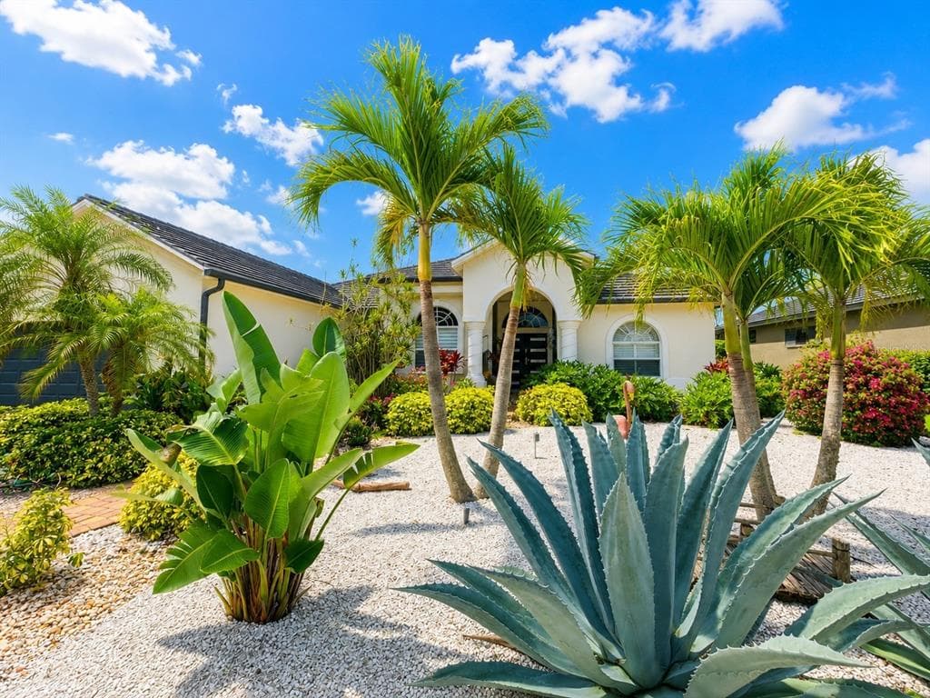 810 OAK BRIAR LANE OSPREY, FL 34229