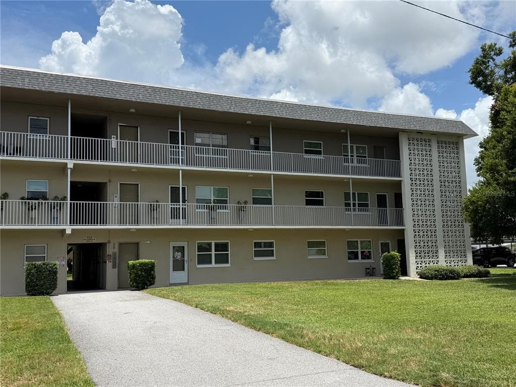 5725 12TH AVENUE N UNIT 306D ST PETERSBURG, FL 33710