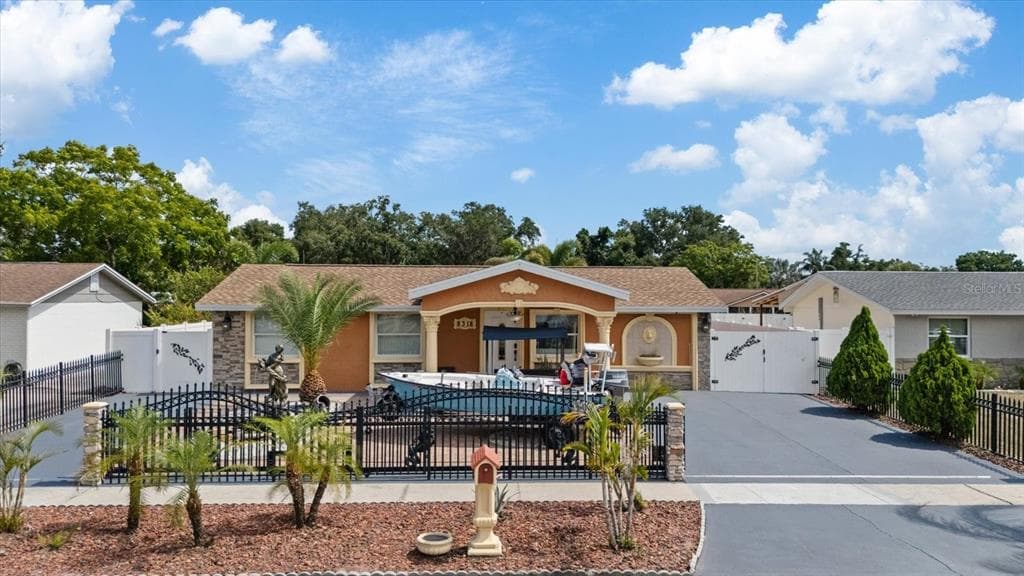 8318 DRYCREEK DRIVE