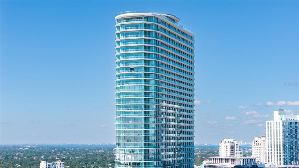 400 CENTRAL AVENUE UNIT 1105 ST PETERSBURG, FL 33701
