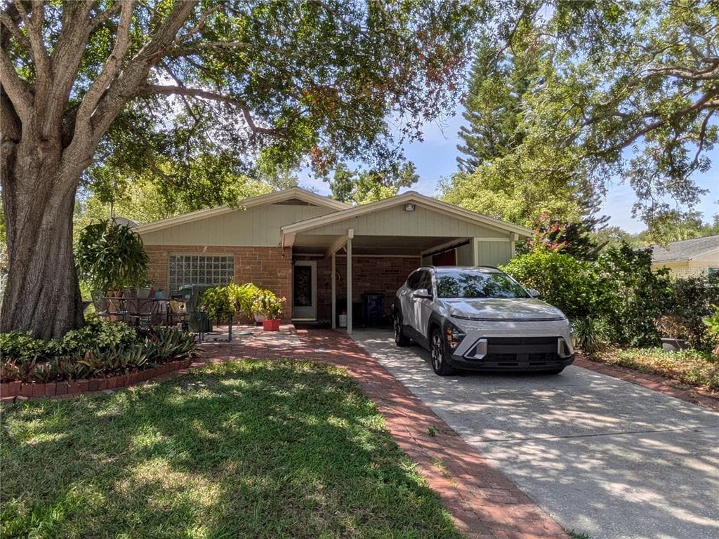 2840 W SHELTON AVENUE TAMPA, FL 33611
