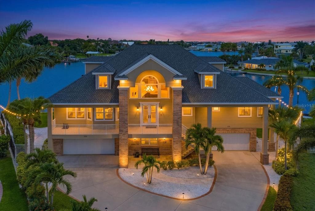 226 POINCIANA LANE LARGO, FL 33770