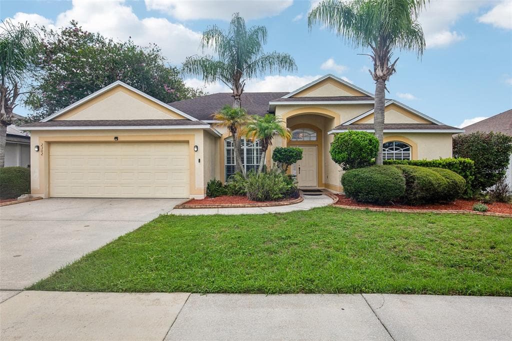 2302 TOWERING OAKS CIRCLE