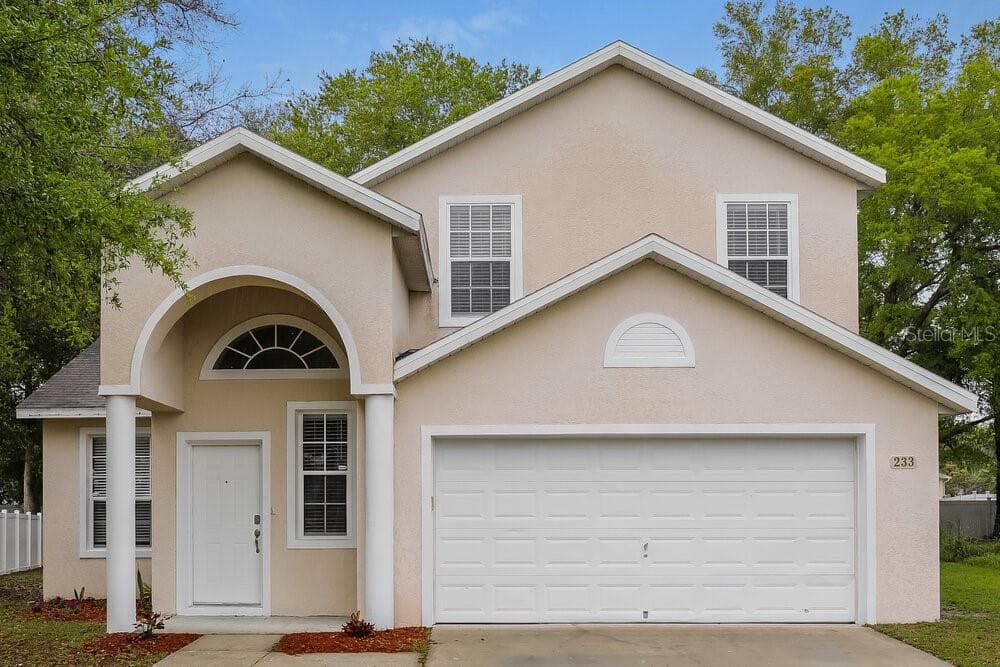 233 BLUFF PASS DRIVE EUSTIS, FL 32726