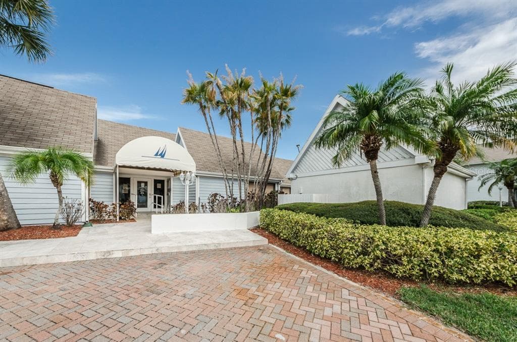 455 ALT 19 S UNIT 106 PALM HARBOR, FL 34683