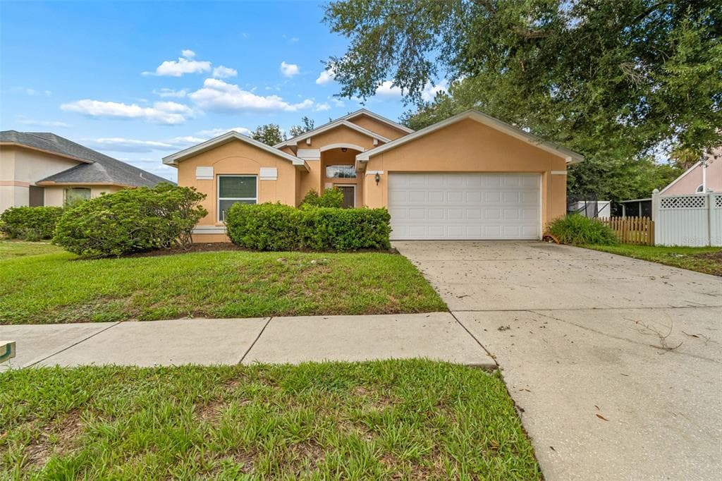 1103 STANDING REED PLACE WESLEY CHAPEL, FL 33543