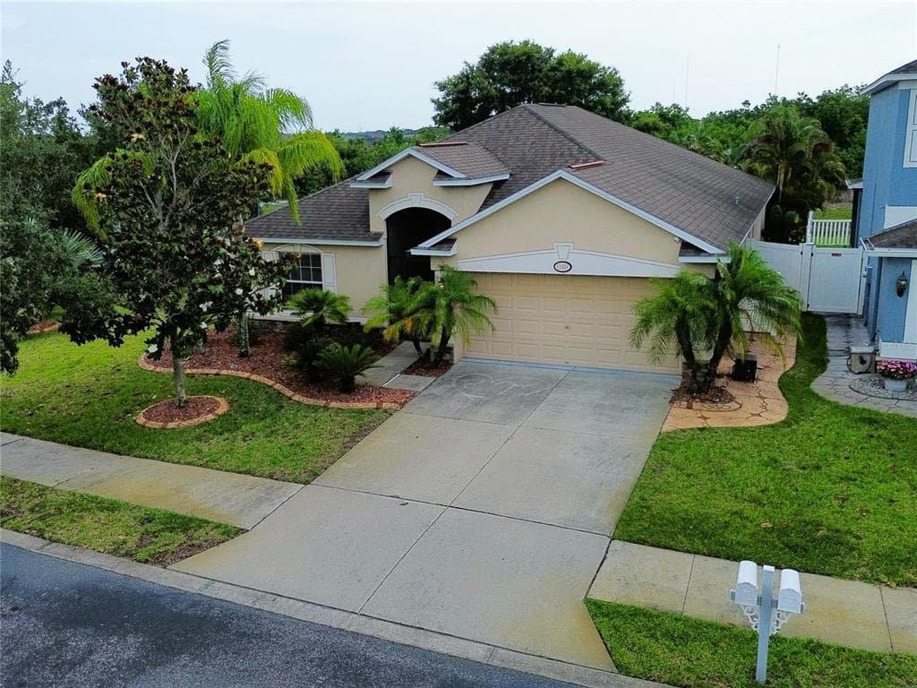 11404 HOLMBRIDGE LANE
