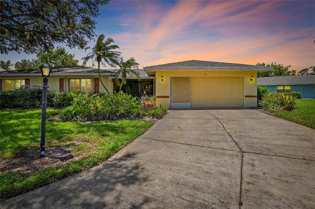 2221 IVAN COURT