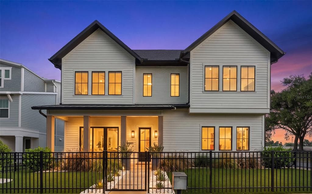 501 W WARREN AVENUE UNIT 2