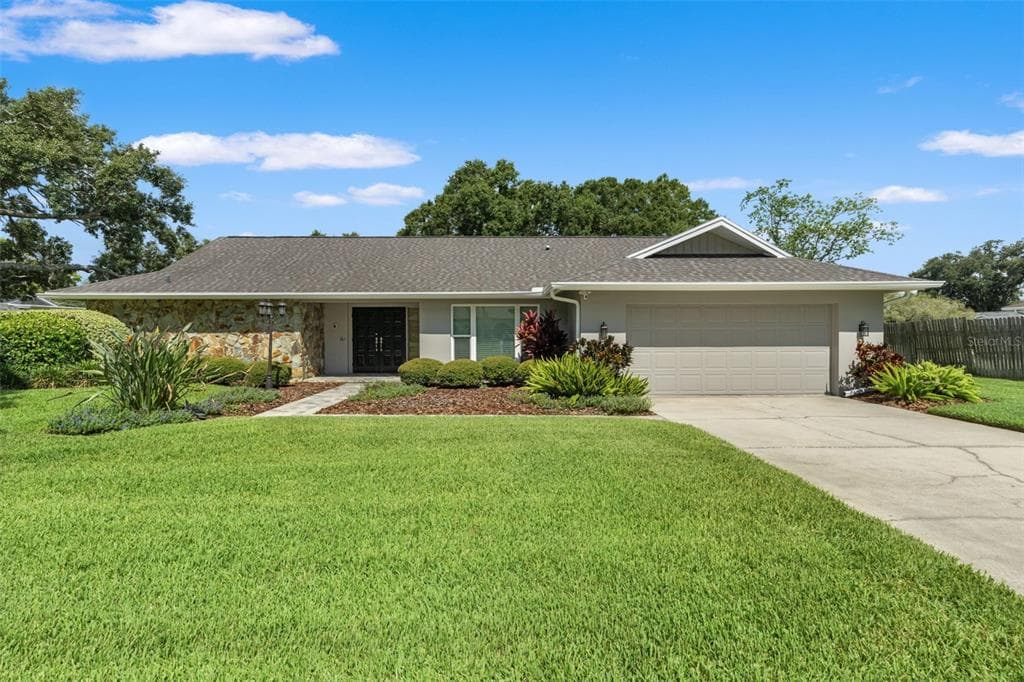 13916 MIDDLE PARK DRIVE TAMPA, FL 33624
