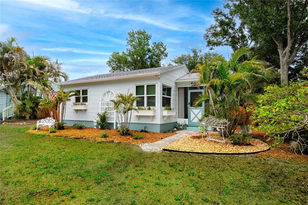 1212 HULL STREET S GULFPORT, FL 33707