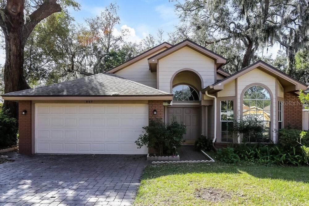 957 PIEDMONT OAKS DRIVE APOPKA, FL 32703
