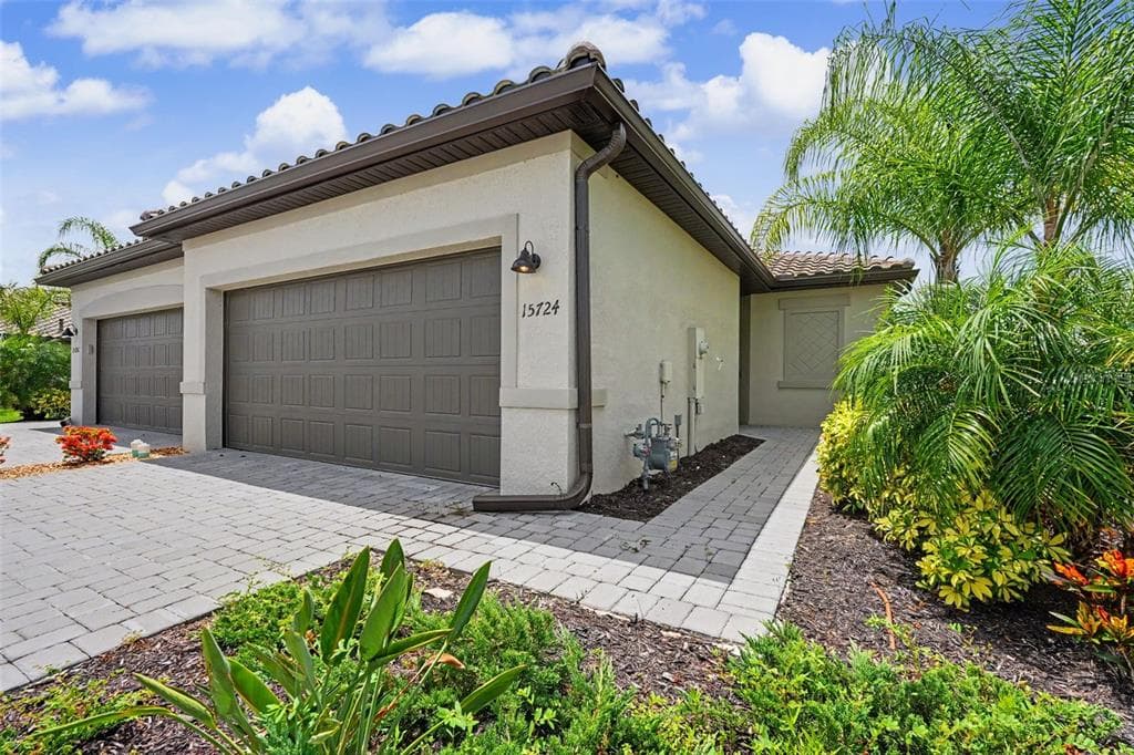 15724 SUNNY DAY DRIVE BRADENTON, FL 34211