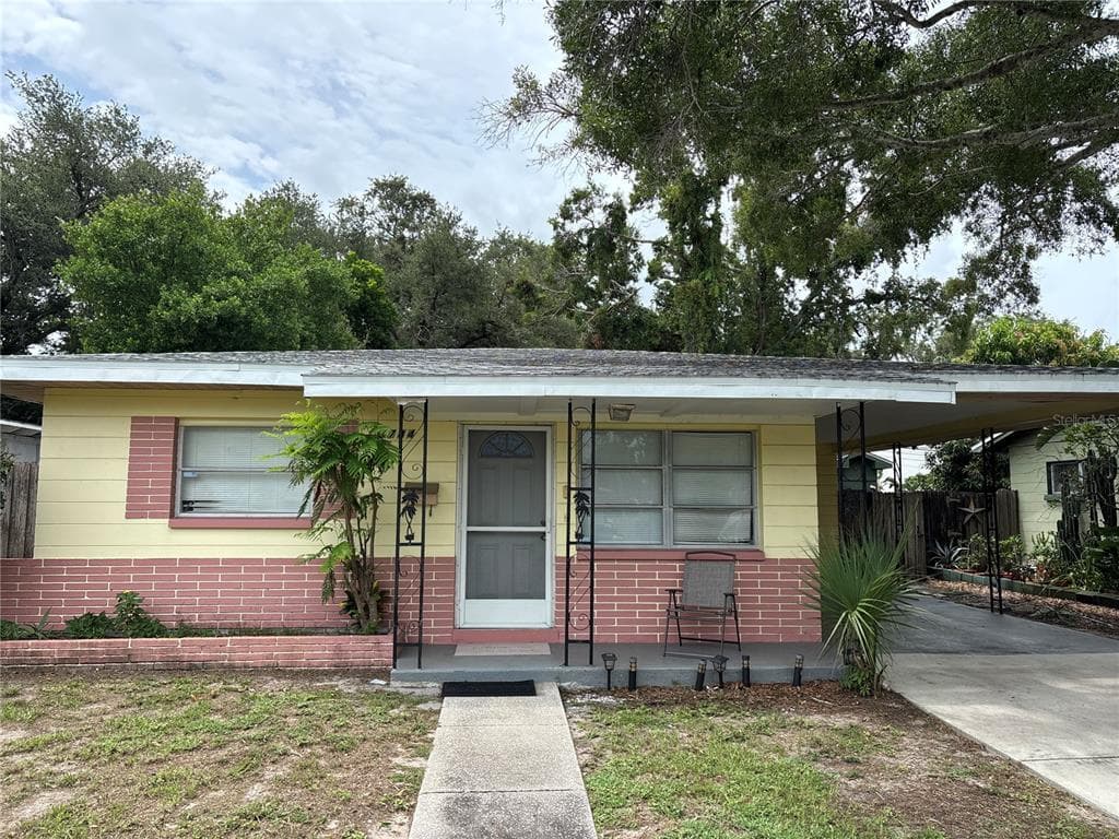 5744 2ND AVENUE N ST PETERSBURG, FL 33710