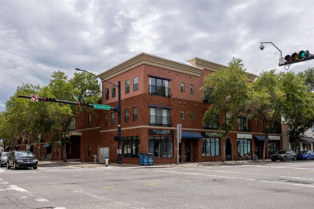 20 SW 6TH STREET UNIT 211 GAINESVILLE, FL 32601