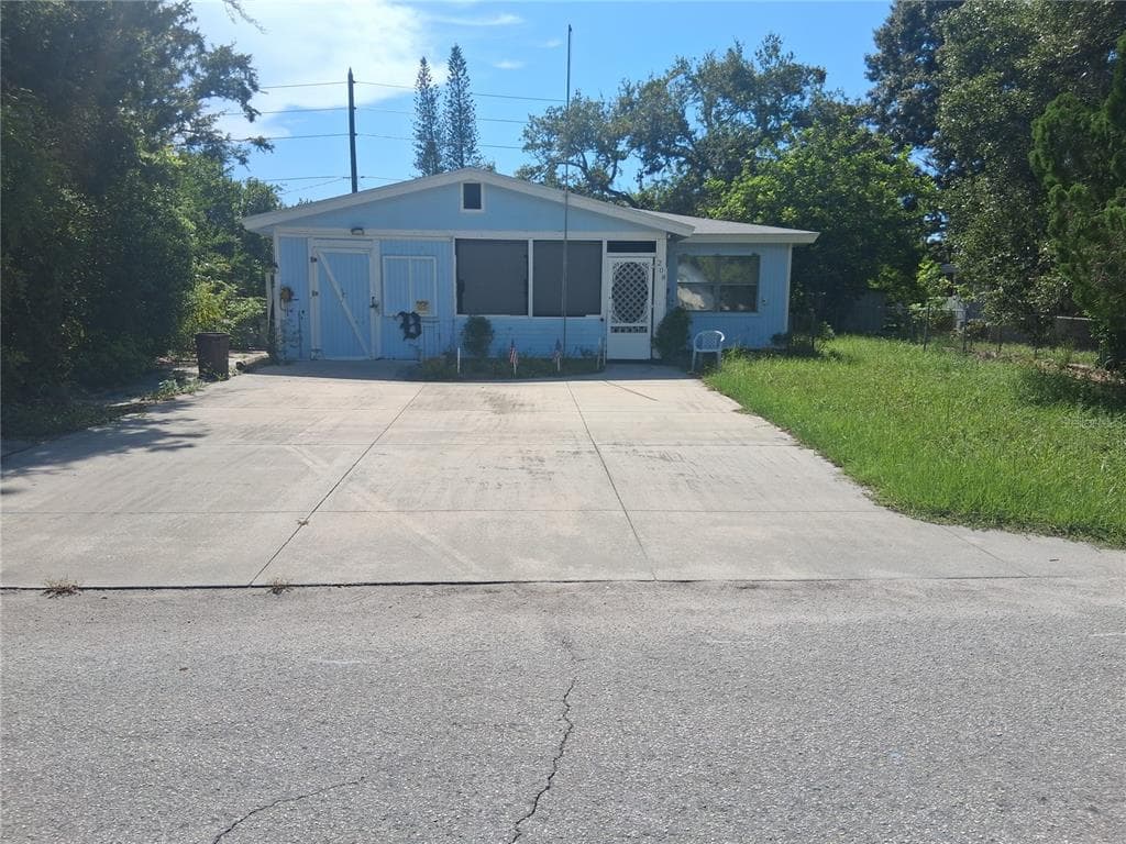 208 MELODY LANE LARGO, FL 33771