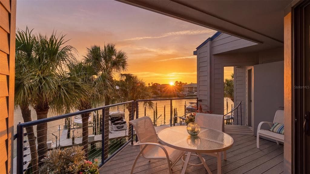 910 PINELLAS BAYWAY S UNIT 201 TIERRA VERDE, FL 33715