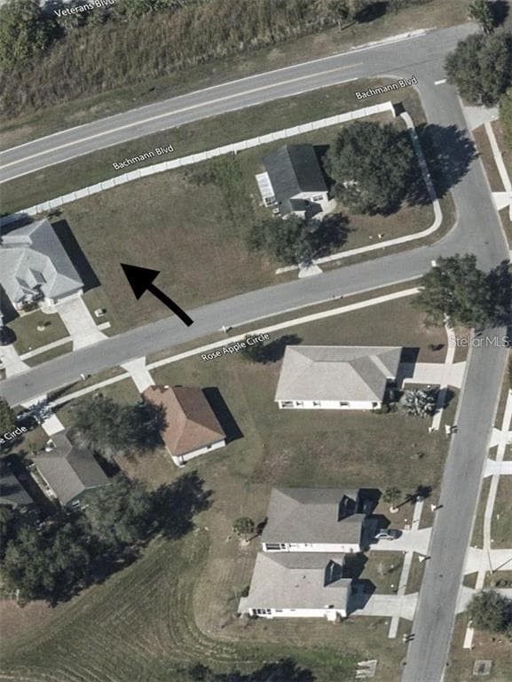 648 ROSE APPLE CIRCLE