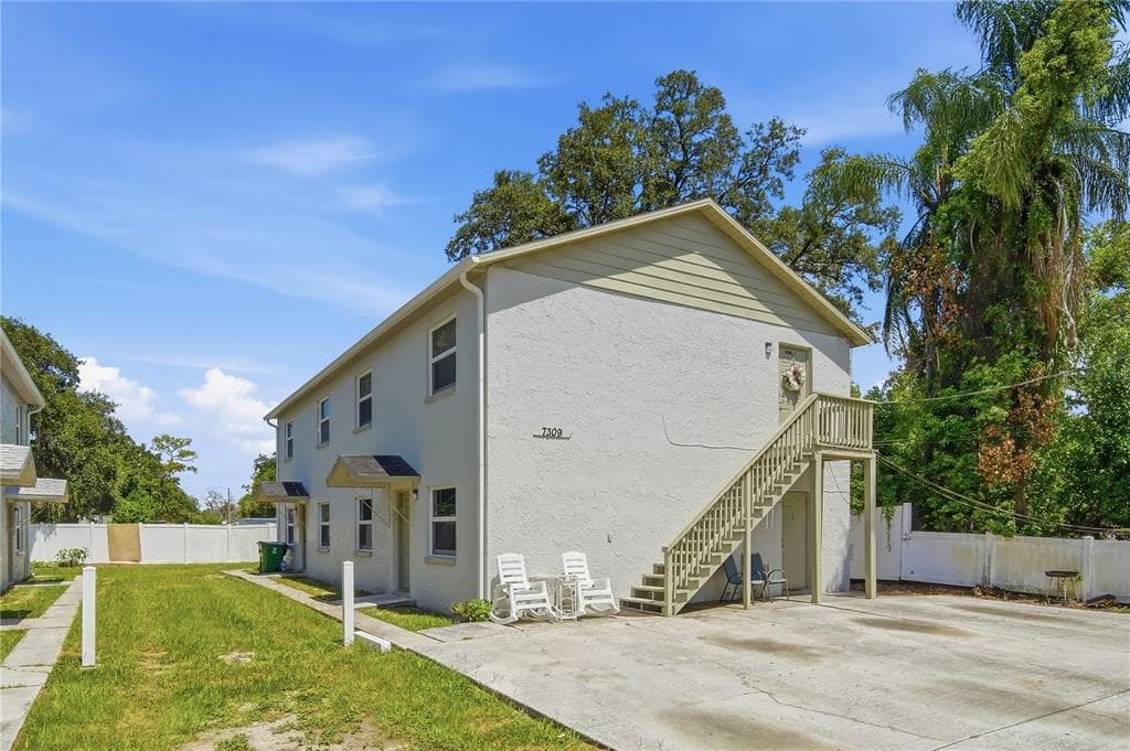 7309 N HUTTON PLACE UNIT D TAMPA, FL 33604