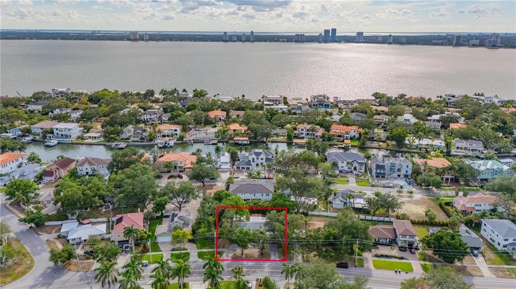 504 W DAVIS BOULEVARD TAMPA, FL 33606