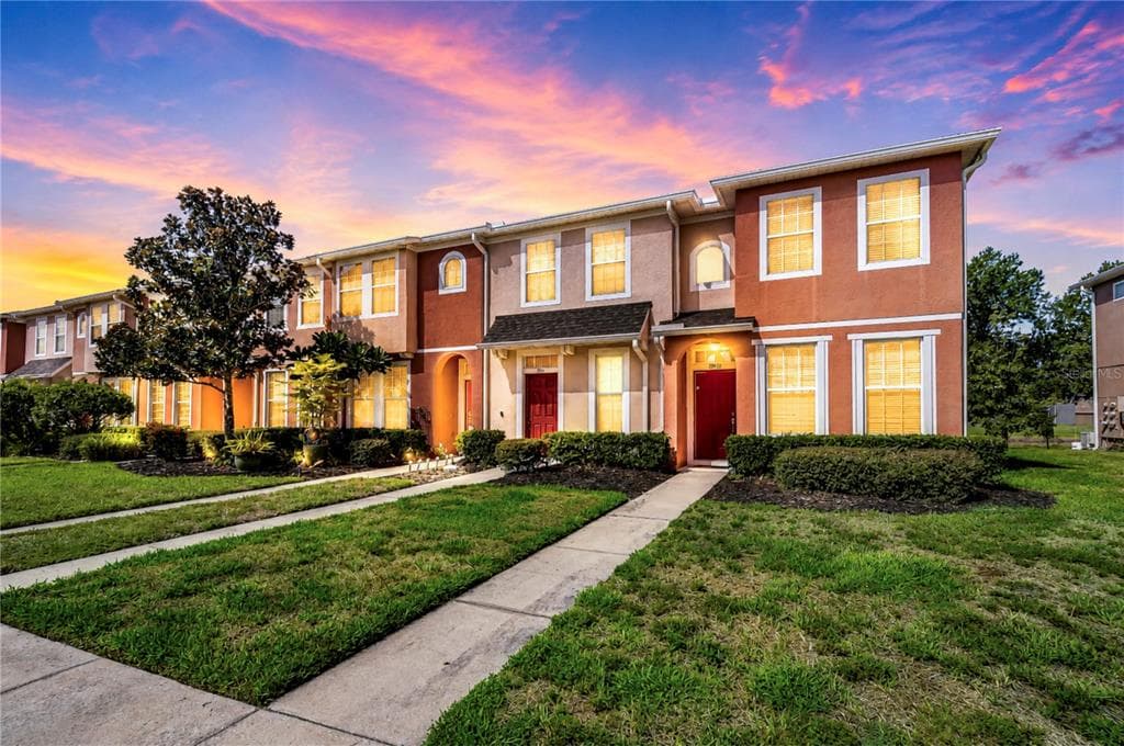 6919 TOWERING SPRUCE DR RIVERVIEW, FL 33578