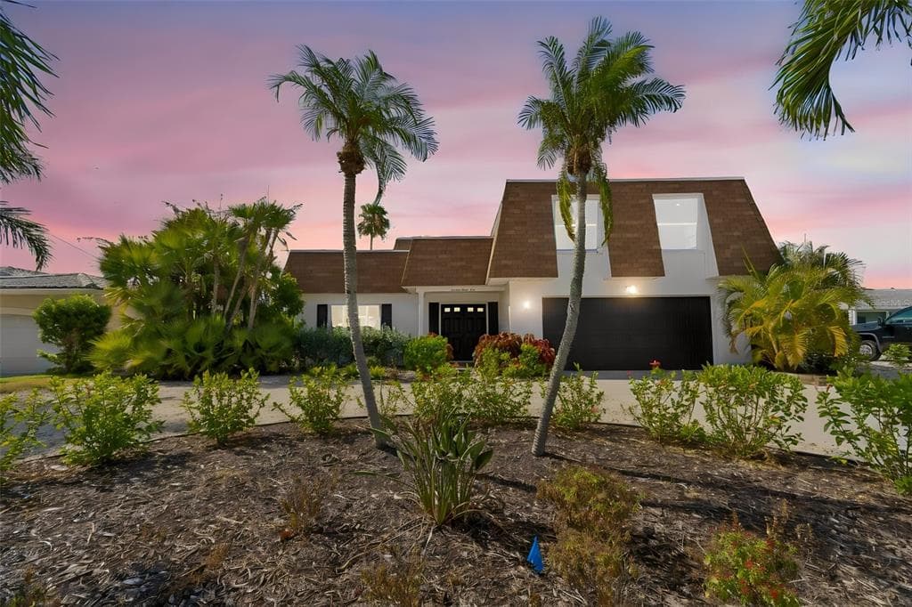 775 CAPRI BOULEVARD