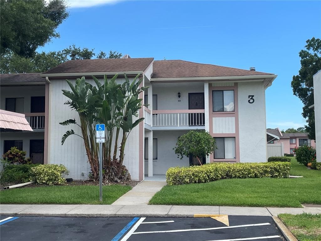 118 LAKEVIEW WAY UNIT 118 OLDSMAR, FL 34677