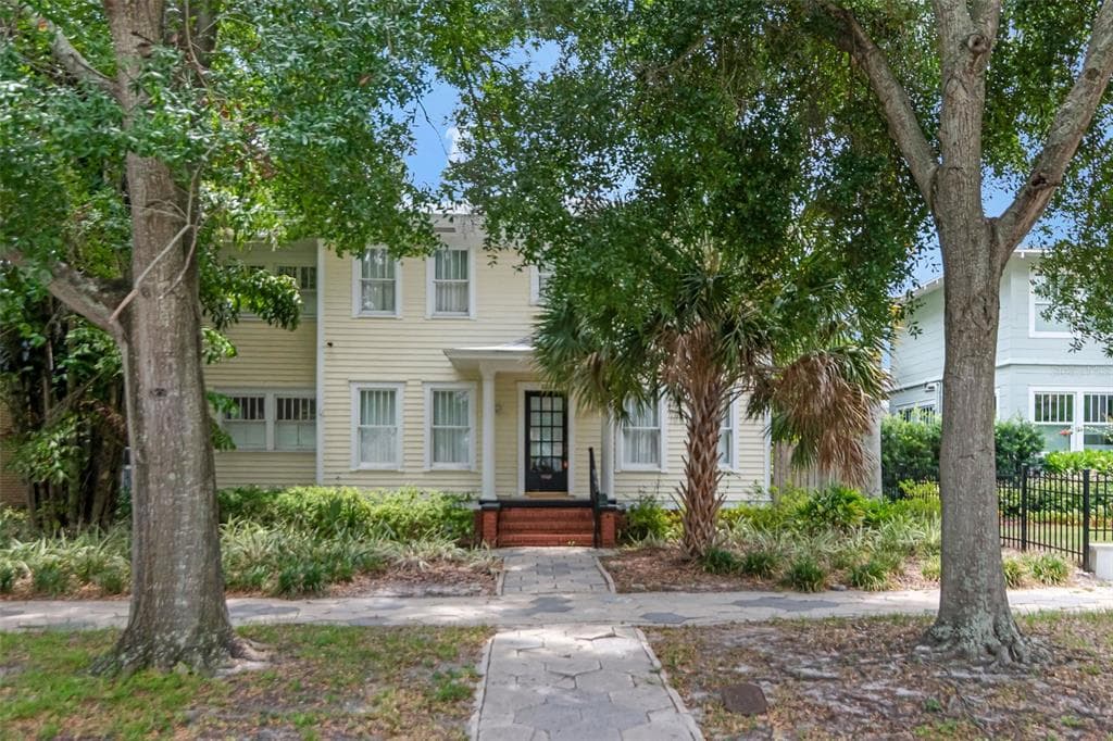 126 8TH AVENUE NE ST PETERSBURG, FL 33701