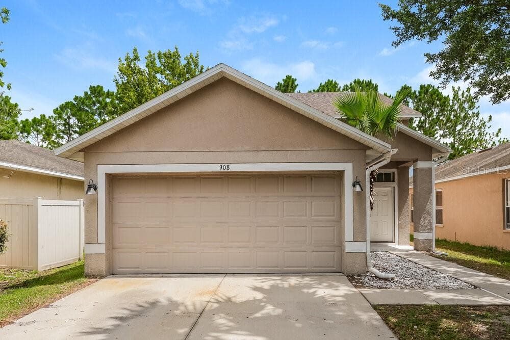 908 LARWOOD PINE DRIVE RUSKIN, FL 33570